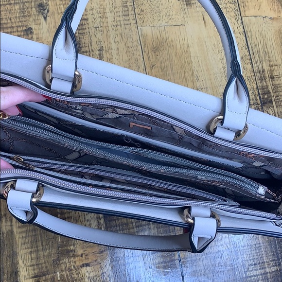 Purse - Picture 3 of 7